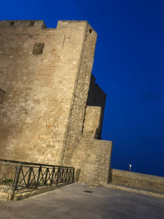 Casa Vacanze Antiche Mura E Poi Монополі Екстер'єр фото